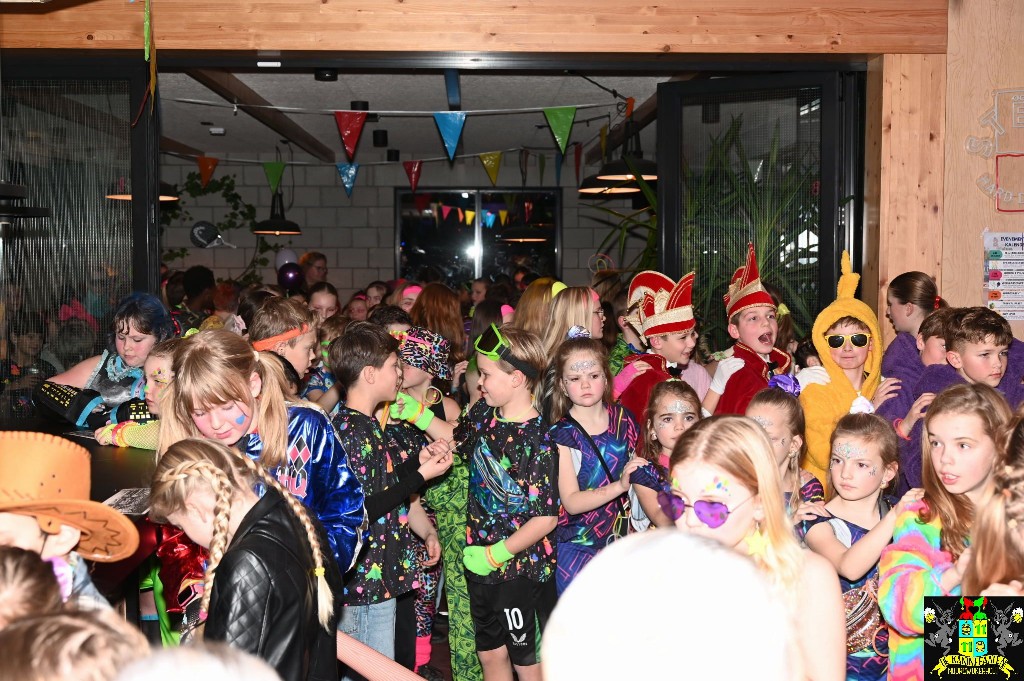 ../Images/Jeugddisco Glow in the Dark 050.jpg